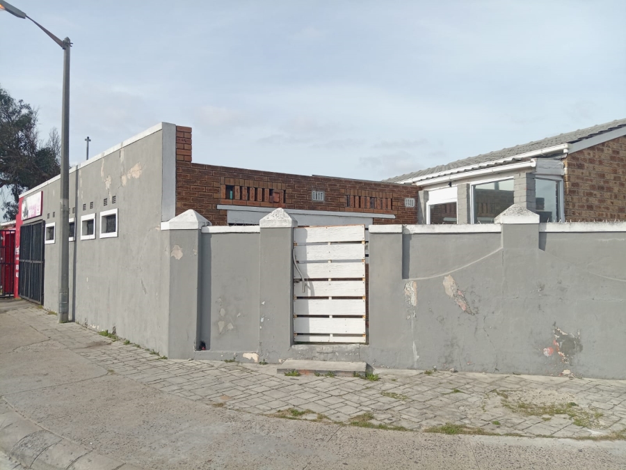 4 Bedroom Property for Sale in Westridge Western Cape